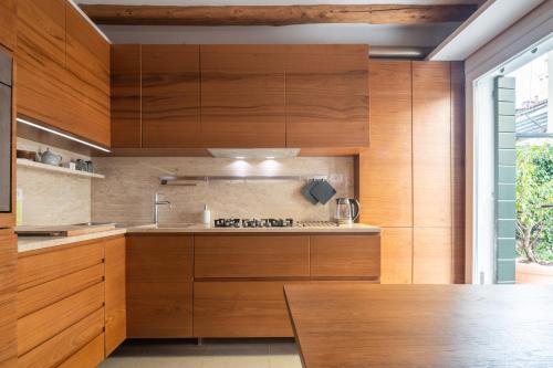 Luxury Garden Mansion R&R - image 9