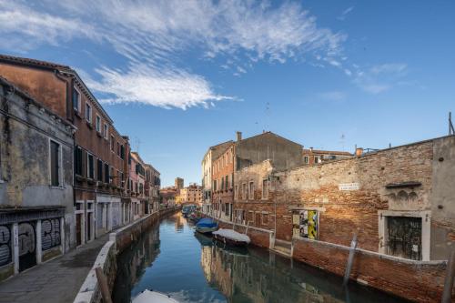 Luxury Garden Mansion R&R - main image