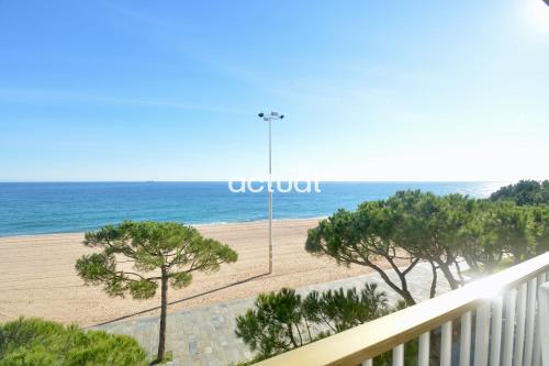 Apartment with Sea View image 4