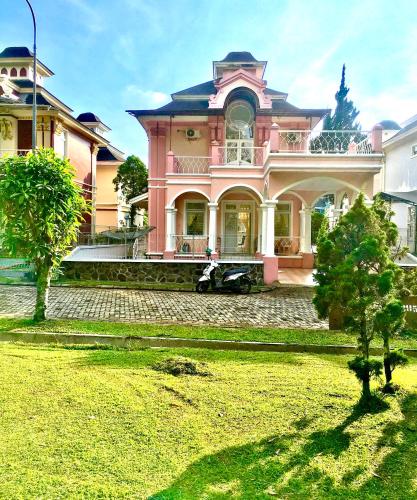 Villa Pinky kotabunga 3 kamar tidur puncak view bukit