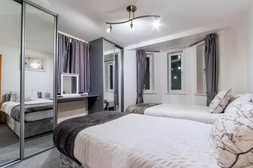 80 Clayburn by Incredible Stay