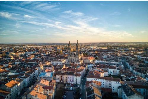 Chez Julien: appartement confort plein centre in Luneville