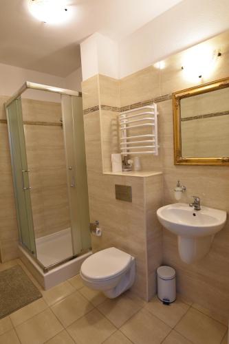 3 twin beds