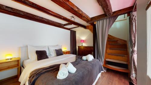  Chalet for 5 persons in Les Mayens-de-la-Zour, large outdoor space in Savièse