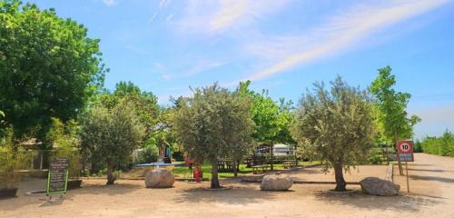 Camping L' Arlesienne - image 3