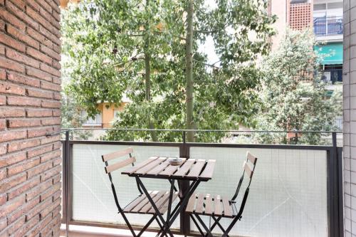 The White Flats Les Corts - image 6