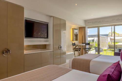 room detail thumbnail 1