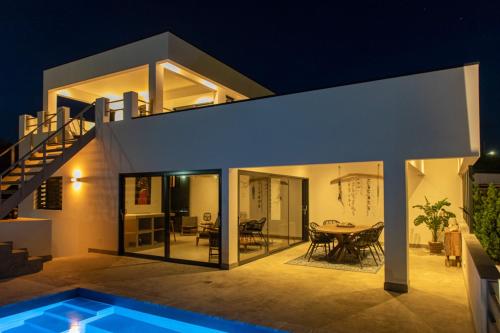 Casa Jade Vista - New modern house with private pool in Santa Barbara