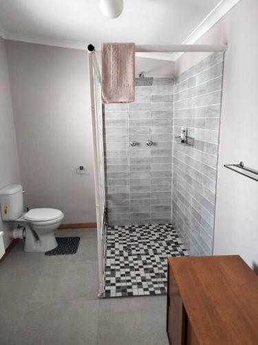 Via the Grapevine 3 bedroom house private parking photo