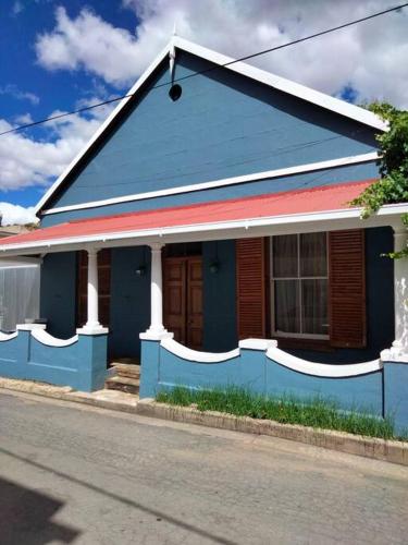 Via the Grapevine 3 bedroom house private parking photo