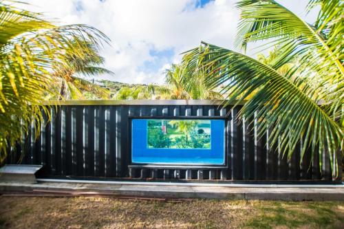 수영장, Cosy Waterfront Private retreat by CoconutGardenSxm in 마리고트