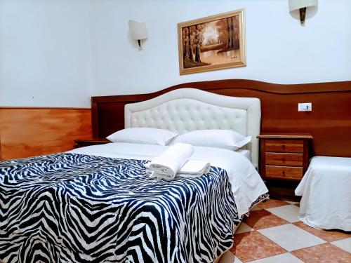 cattaneo accomodation - Tap to explore photos