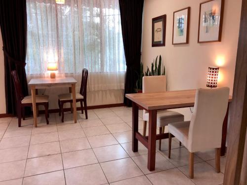 ห้องอาหาร, Quito Terrace in มาริสกัล ซูเคร