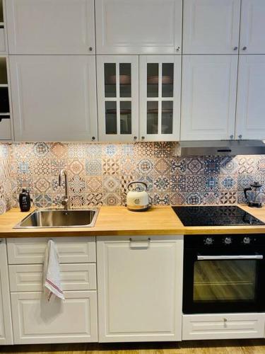 New Sunny Apartment - Warsaw Metro Szwedzka