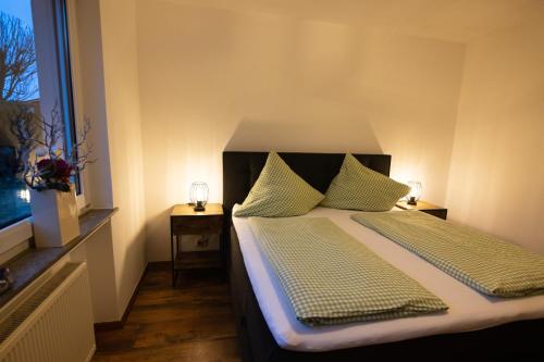 2 bedrooms, 3 beds