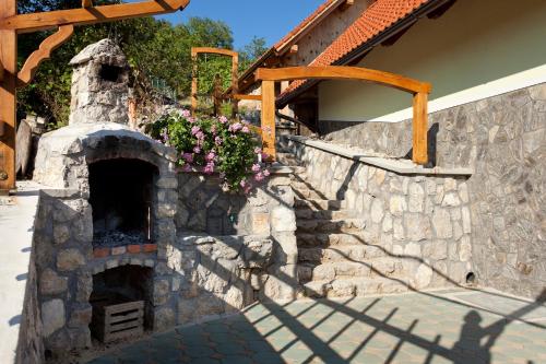 Vineyard Cottage Lustek