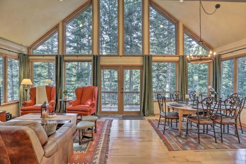 St Marys Lakefront Cabin with Deck and Wood Stove! in Idaho Springs, Vereinigte Staaten von Amerika