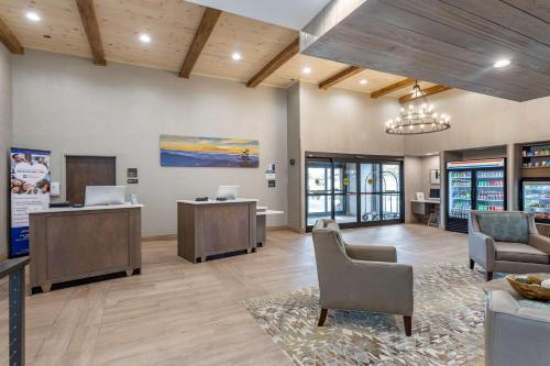 Lobby, Best Western Plus Apple Valley Lodge Pigeon Forge in Pigeon Forge (TN)
