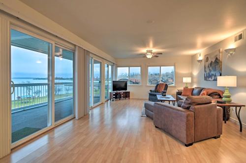 Walkable Condo with Balcony and Lake and Mtn Views! - Apartment - Polson