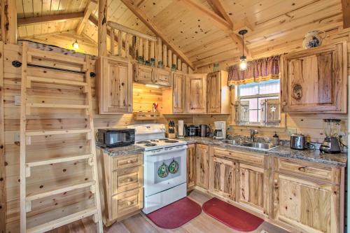 Cozy Augusta Cabin with Grill - Walk to Main St