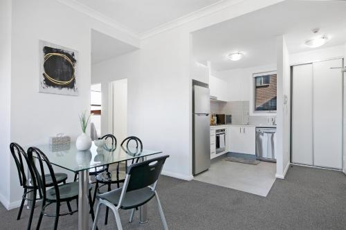 Kitchen, Wentworthville 2 Bed 1 Bath Apt Street Parking near Girraween Road Park