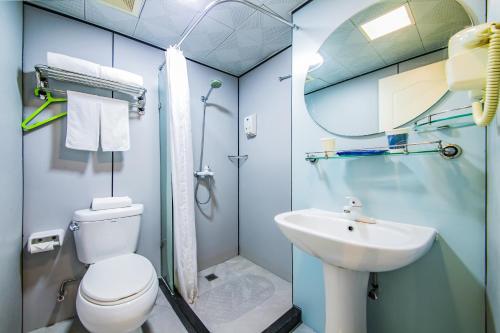Double Room image 3