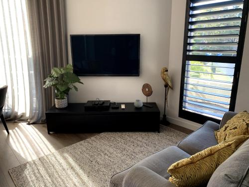 B312S - Luxury Waverton Apartment - image 9