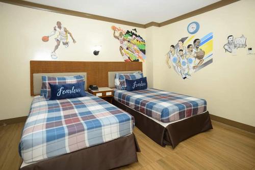 Golden Pine Hotel Room Type - Deluxe Twin Room