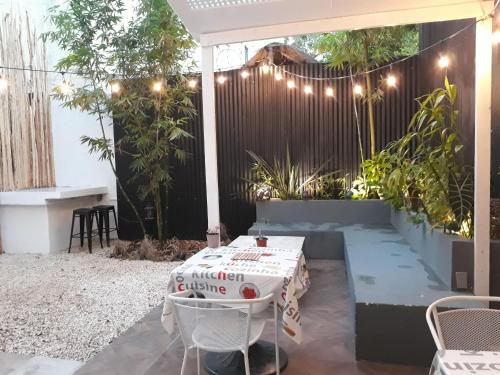 Room in Guest room - Double Room, private bathroom, A c, Wi-fi in the center of Cancun