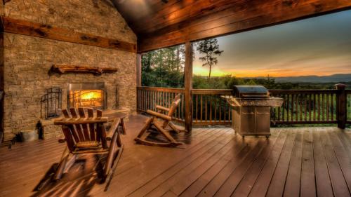 Carpe Diem - Dog Friendly | Mountain Views | Fun Game Room | Hot Tub - image 3
