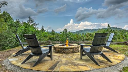 Four-Bedroom Holiday Home image 10