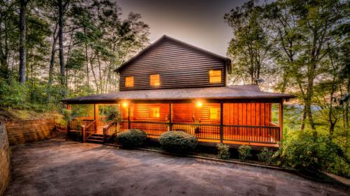 Carpe Diem - Dog Friendly | Mountain Views | Fun Game Room | Hot Tub - image 4