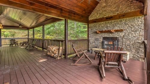 Carpe Diem - Dog Friendly | Mountain Views | Fun Game Room | Hot Tub - image 2