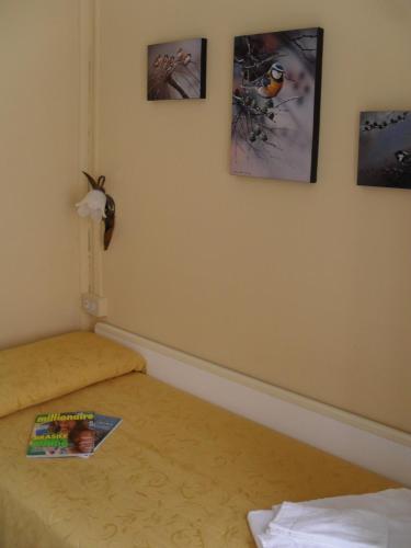 1 twin bed