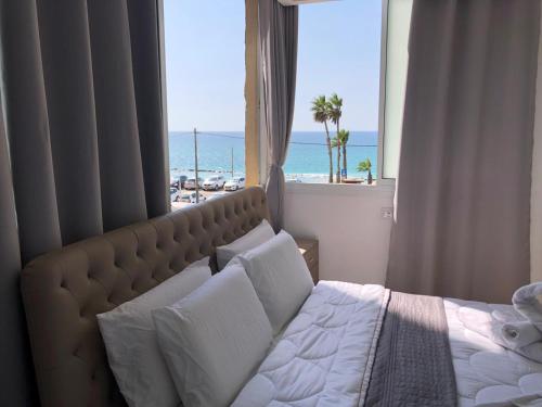 Hotel Room Service 3