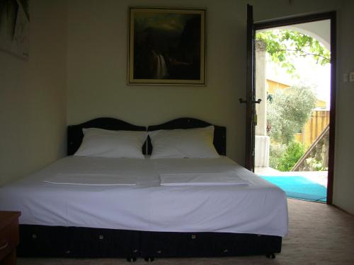 Lero Apartments - image 3