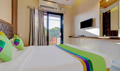 Hotel Green Woods 1 km from Main Market