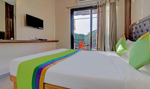 Hotel Green Woods 1 km from Main Market