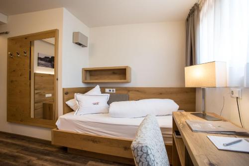 2 twin beds