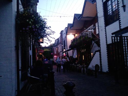 The Georgian House - image 14