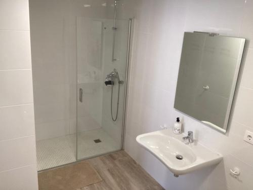 Spacious studio apartment in Cabanyal, Valencie (fotografie 9)