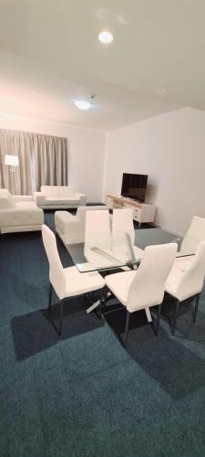 Havana Holiday Homes in Al Garhoud - image 13