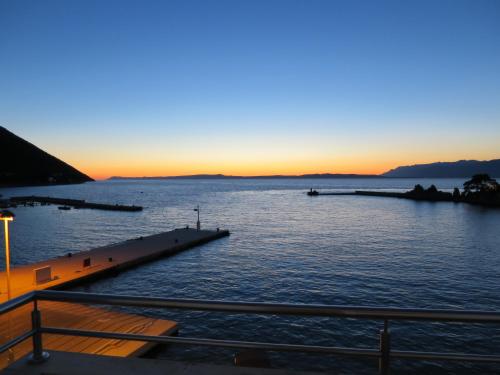 Prime and Exclusive Seafront Location Apartment Sunset in Trpanj