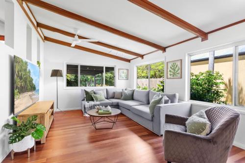 Lush, Beachside 3-Bed House with Outdoor Deck