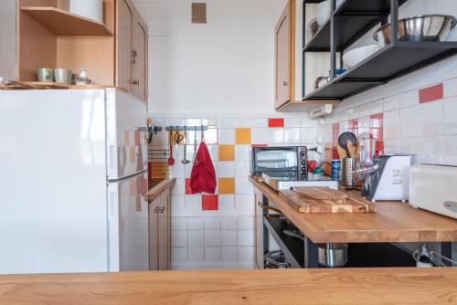 Aviso - appartement magnifique vue mer - plage a 50 m