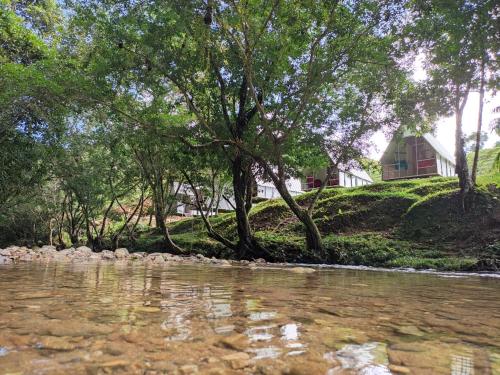 Paraíso Escondido Cabañas, Reserva Rio Claro, San Luis-Doradal