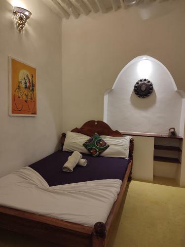 Budget Double Room image 4
