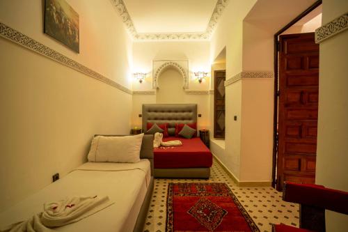 room detail thumbnail 2