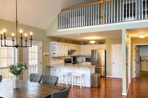 Lakefront House with Private Dock and Fire Pit! in Eatonton , USA