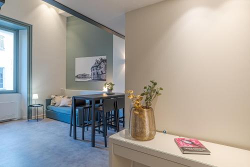 Suite Funicolare - by MyHomeInComo